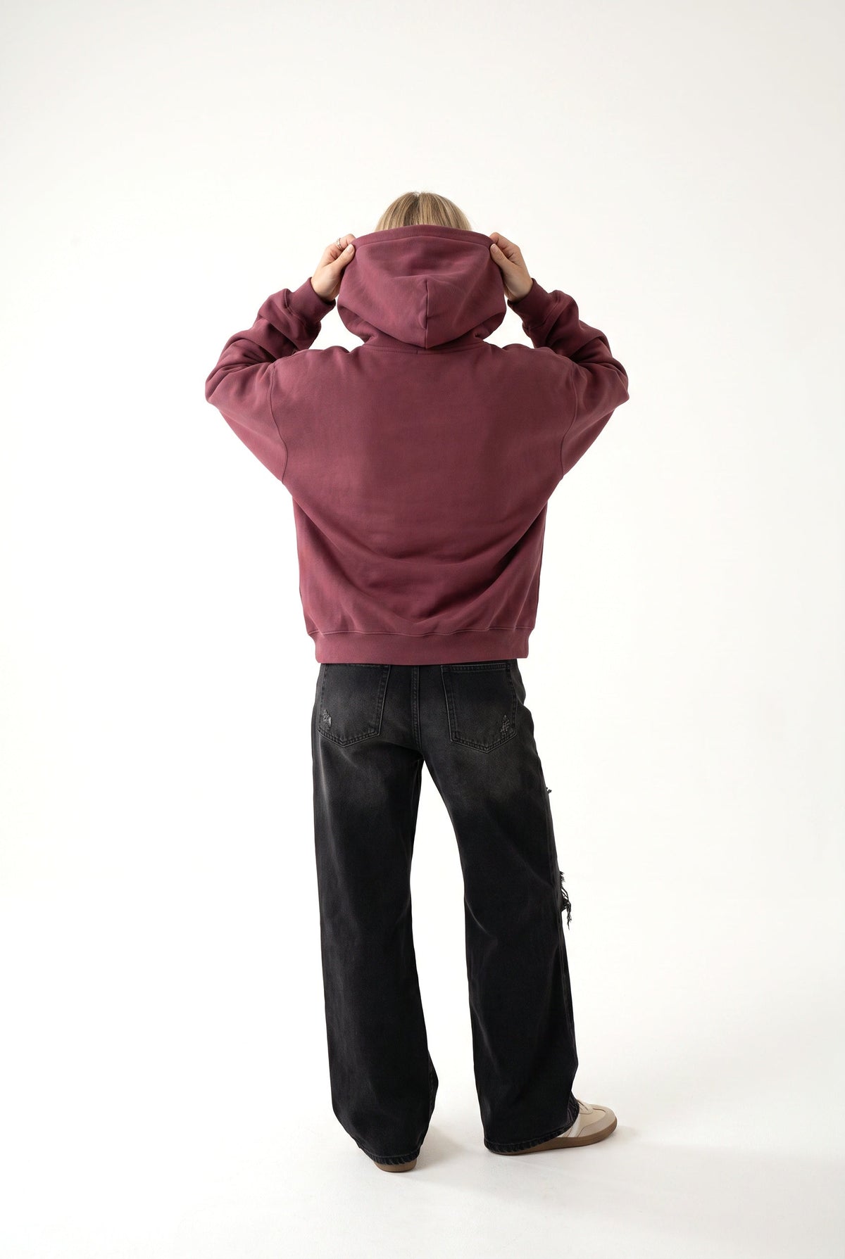Women's oversized hooded hoodie with long sleeves and ribbed trims