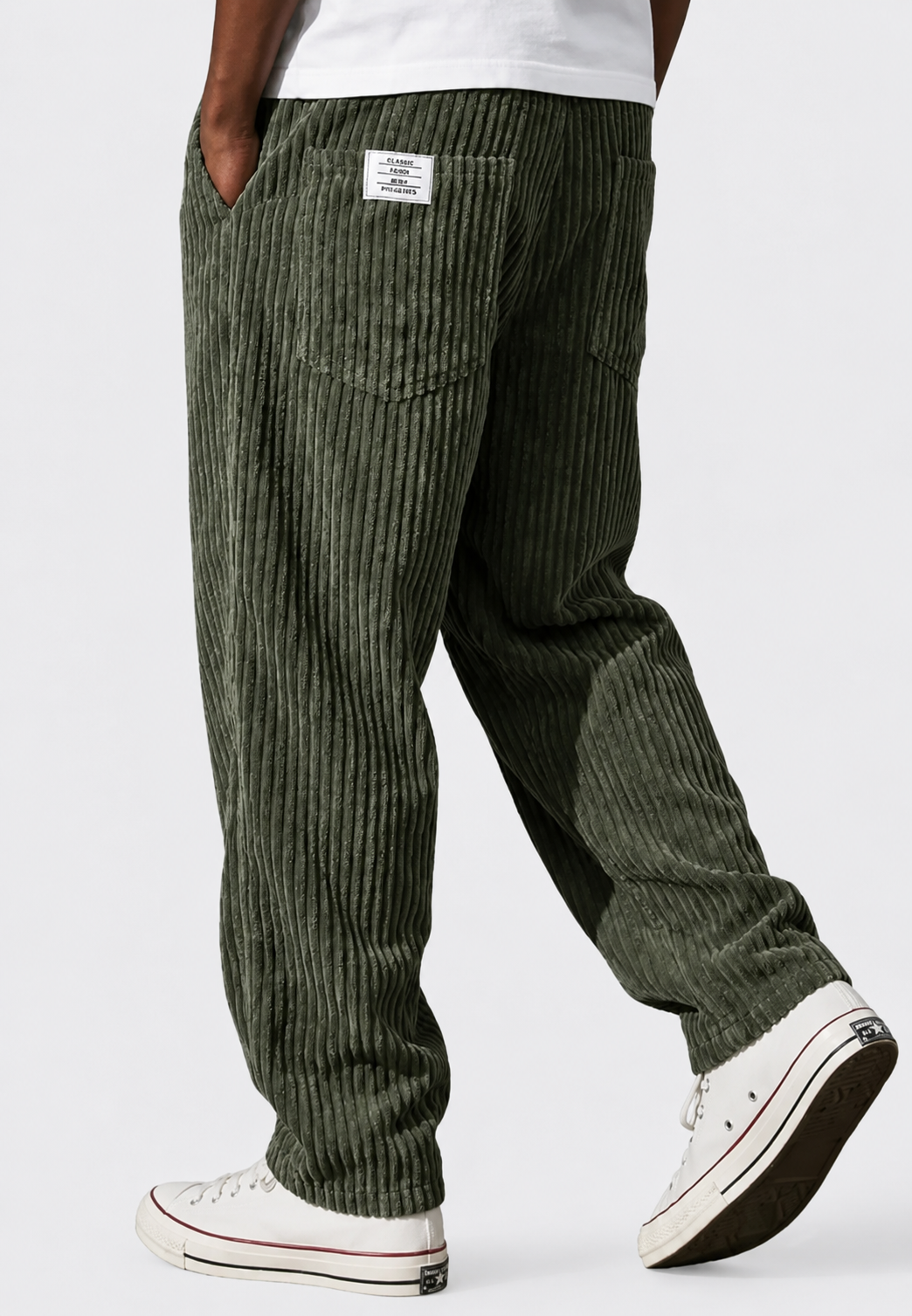 Men's relaxed ribbed trousers with elasticated waist and large pockets