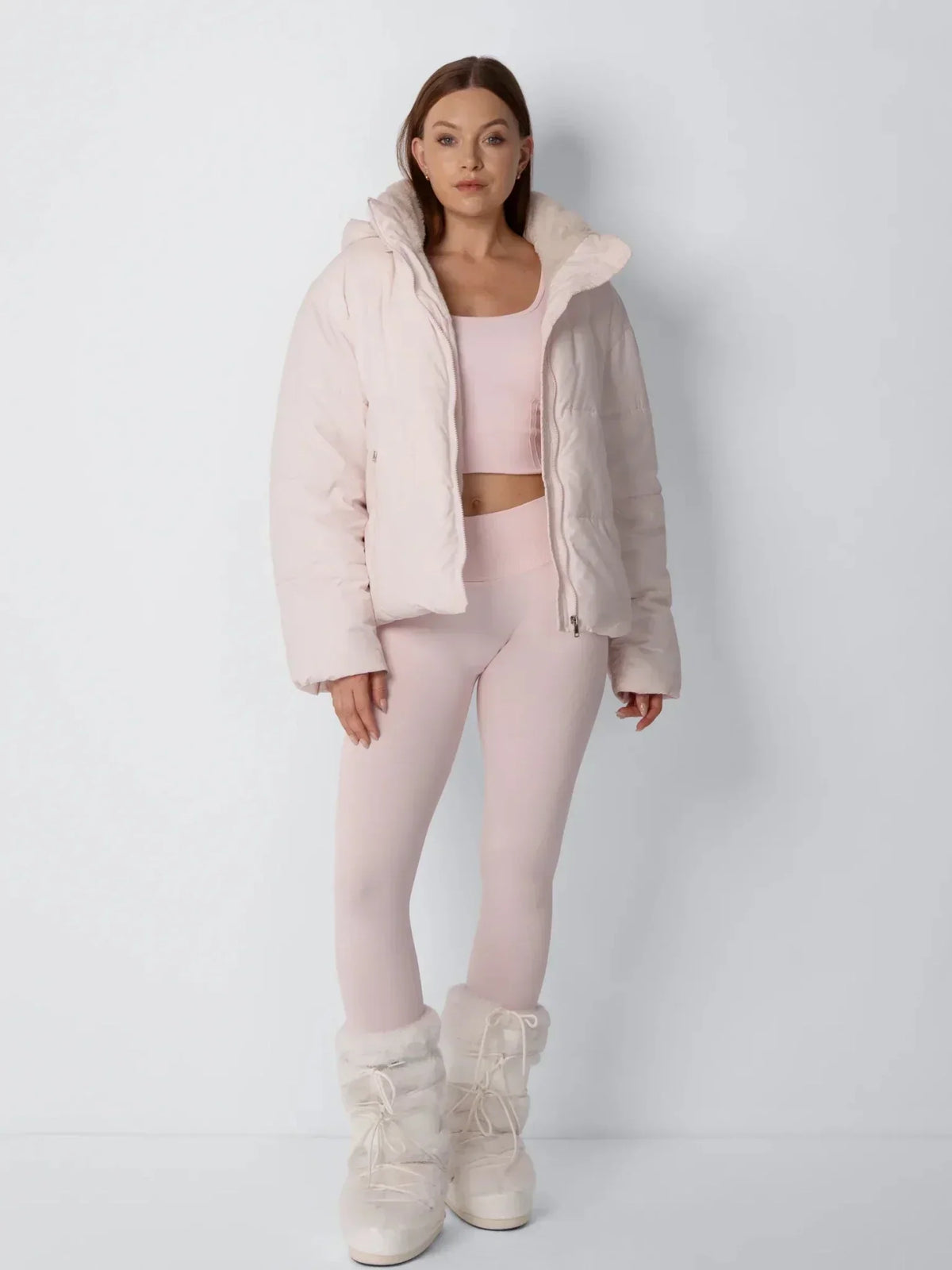 Women's cropped quilted puffer jacket with hood and faux-fur-look lining