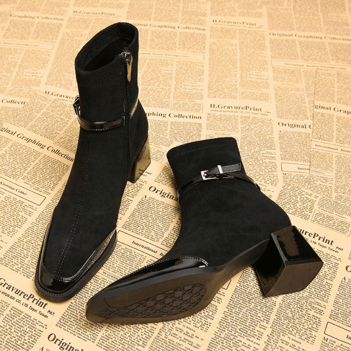 Women's square-toe ankle boots with block heels, side zips and buckle straps