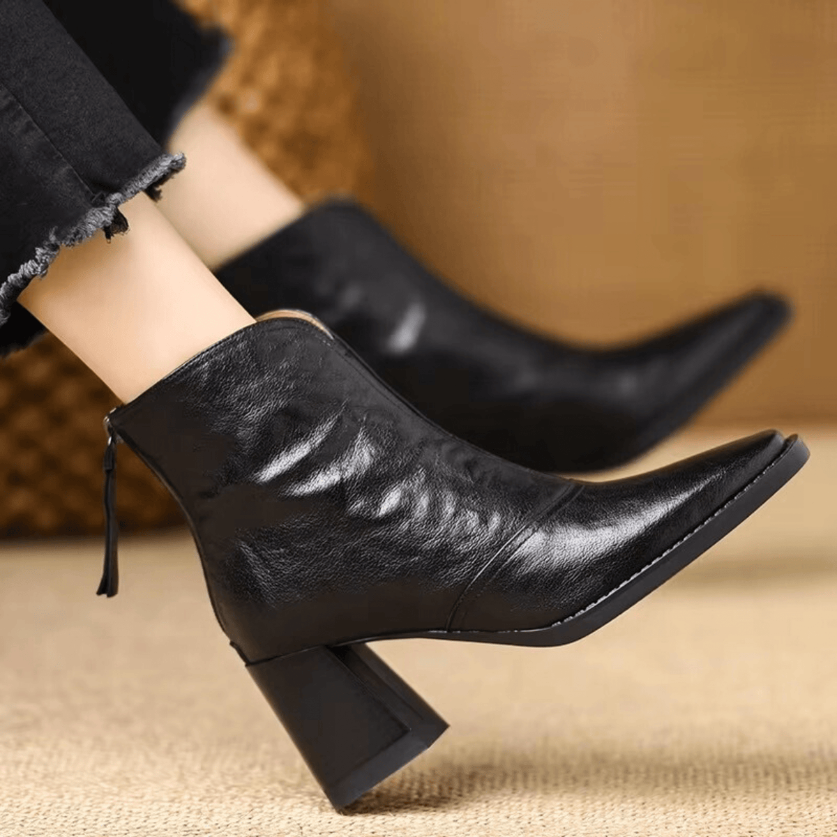 Women's ankle boots with pointed toes, elastic side panels and high block heels