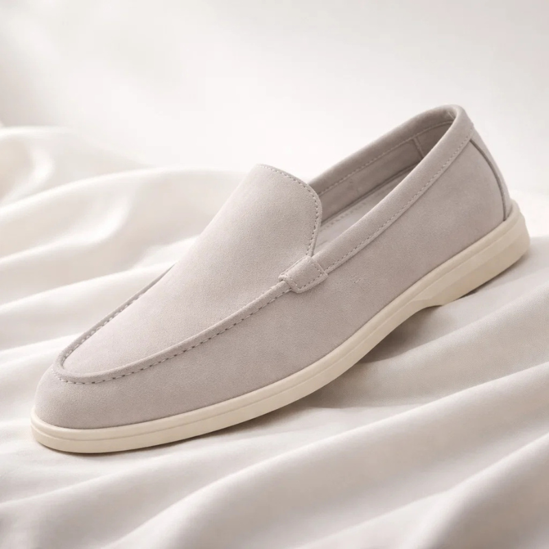Men's slip-on loafers with rounded moc toes and low light-coloured soles