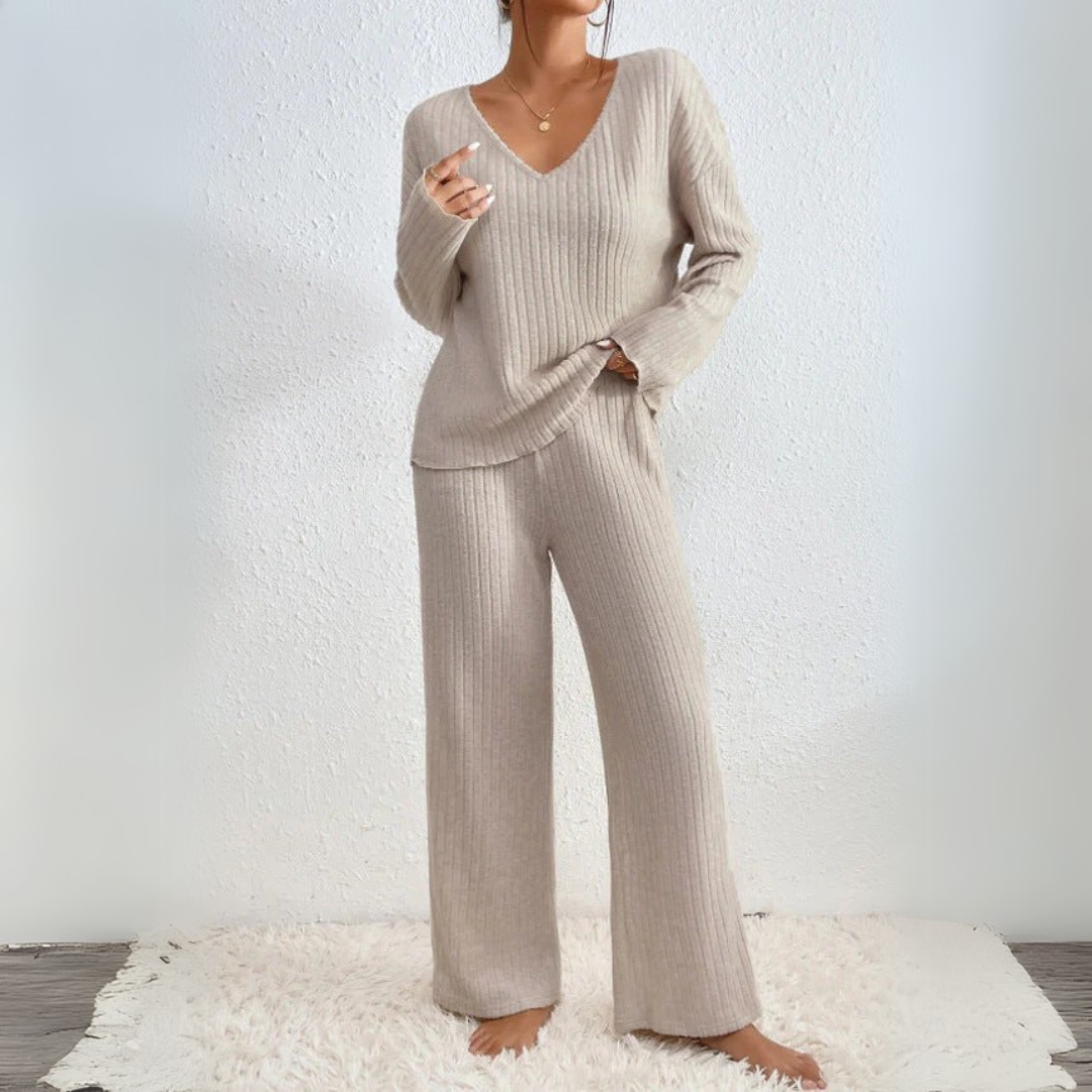 Women's ribbed V-neck jumper and straight-leg trouser set