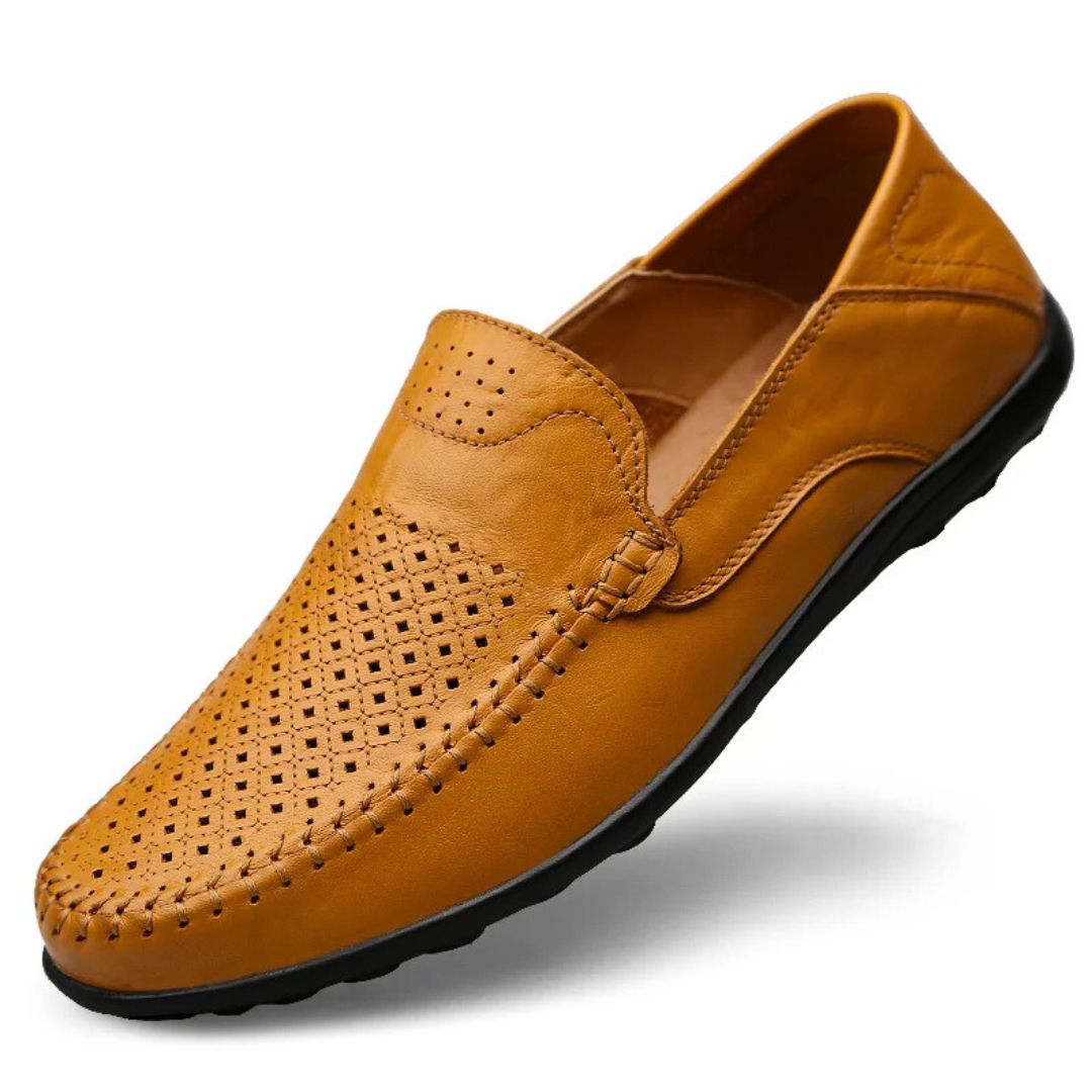 Men's perforated slip-on loafers with rounded toe and flat treaded sole