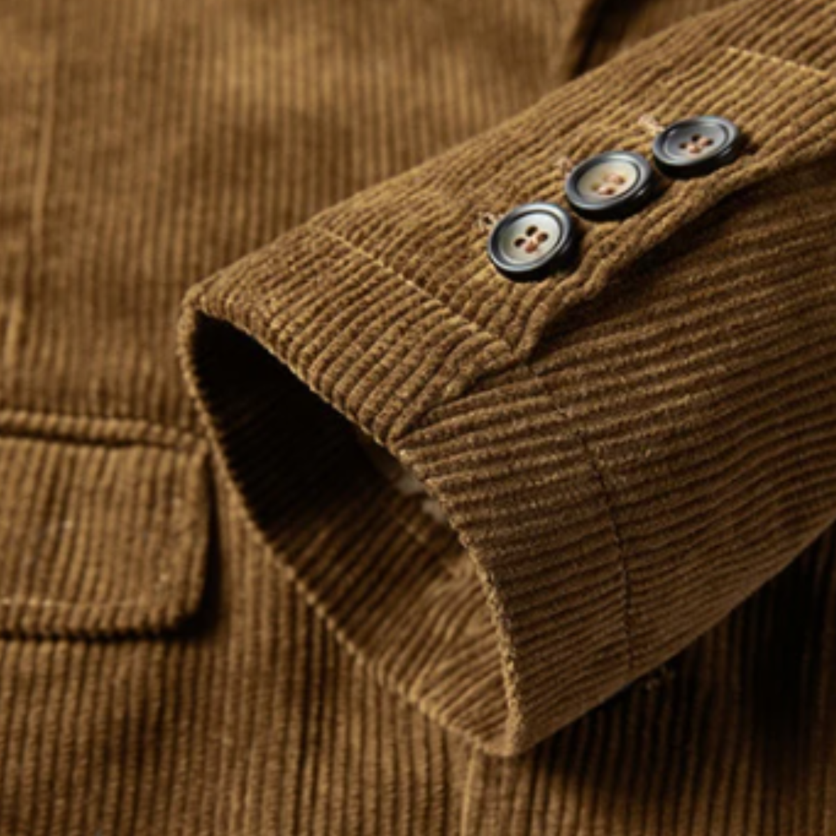 Men's corduroy blazer with notch lapels, button fastening and flap pockets