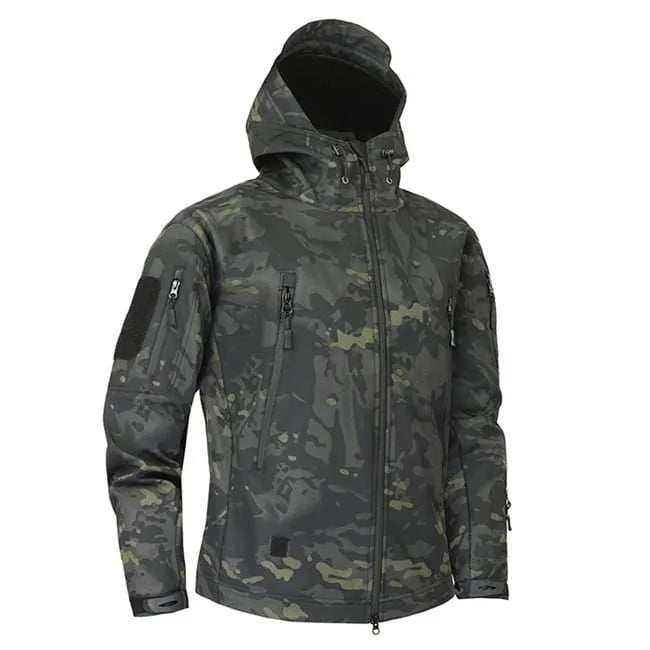 Men's hooded camouflage parka with long sleeves and zip fastening