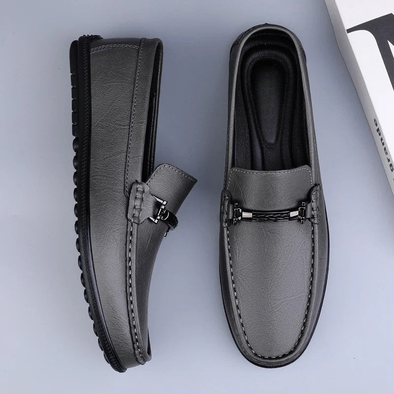 Men's slip-on loafers with horsebit trim and round toe