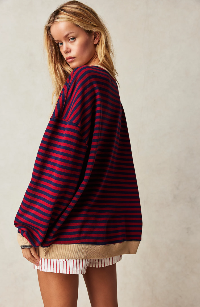 Women's oversized striped sweatshirt with crew neck and long sleeves
