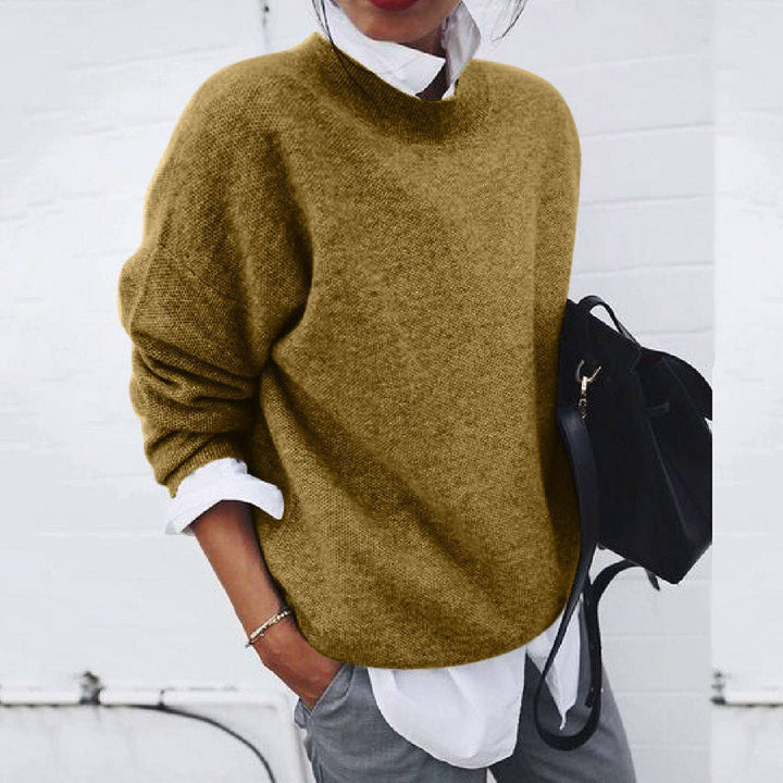 Women's plain crew neck jumper with long sleeves and relaxed fit