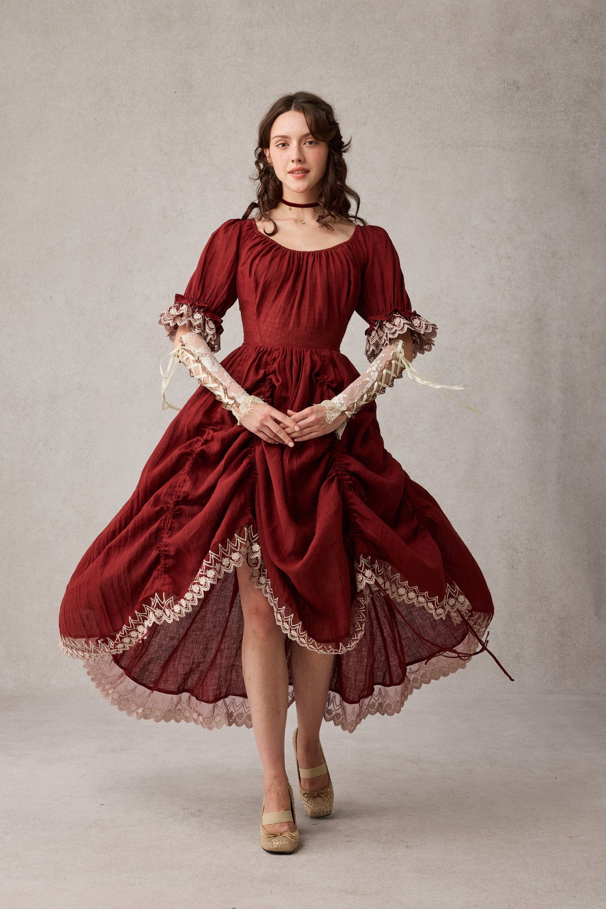 Women's floral maxi dress with puff sleeves and lace trim