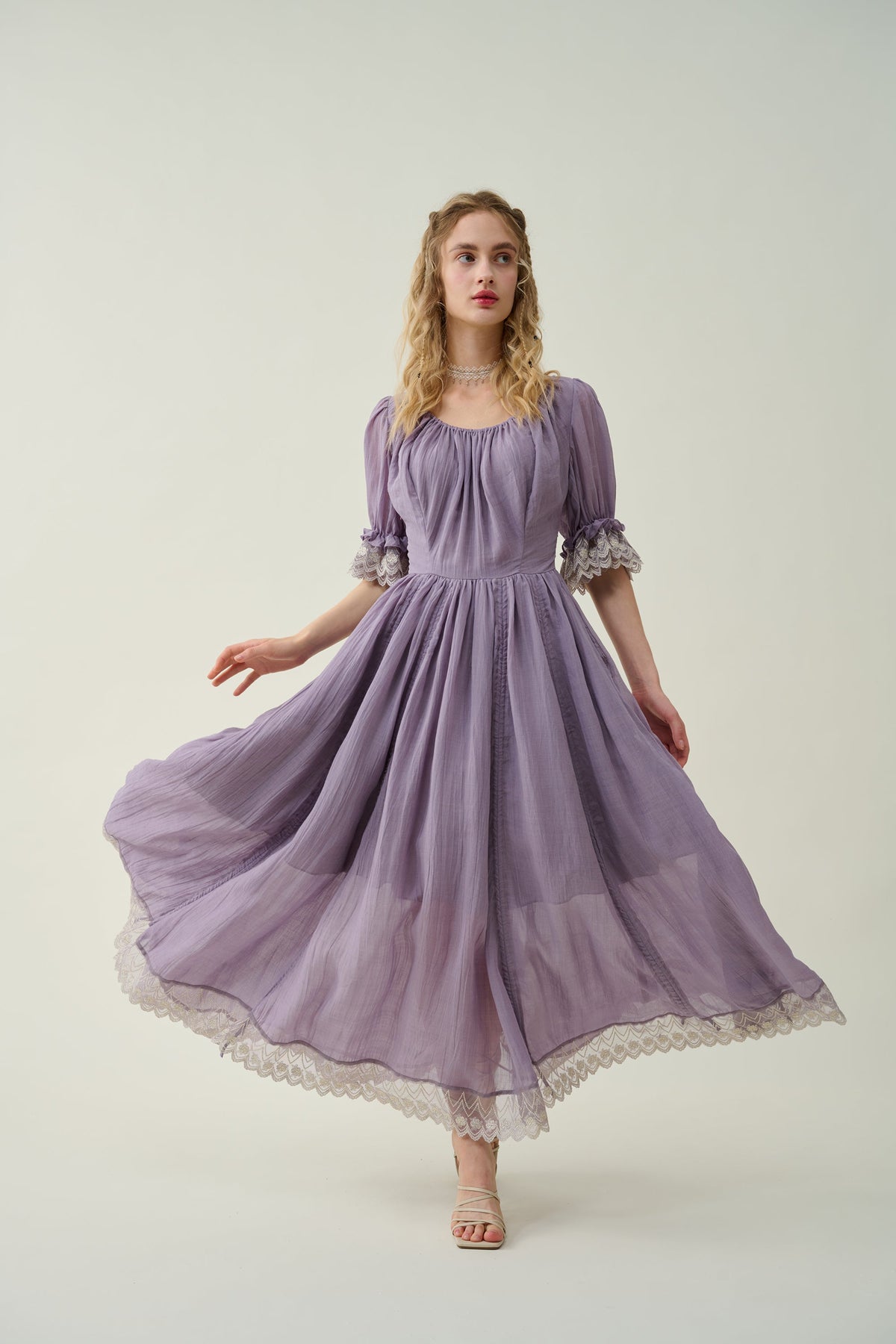 Women's floral maxi dress with puff sleeves and lace trim