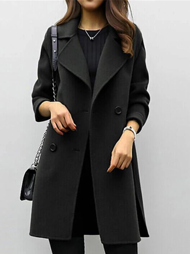 Women's long double-breasted coat with wide lapels and long sleeves
