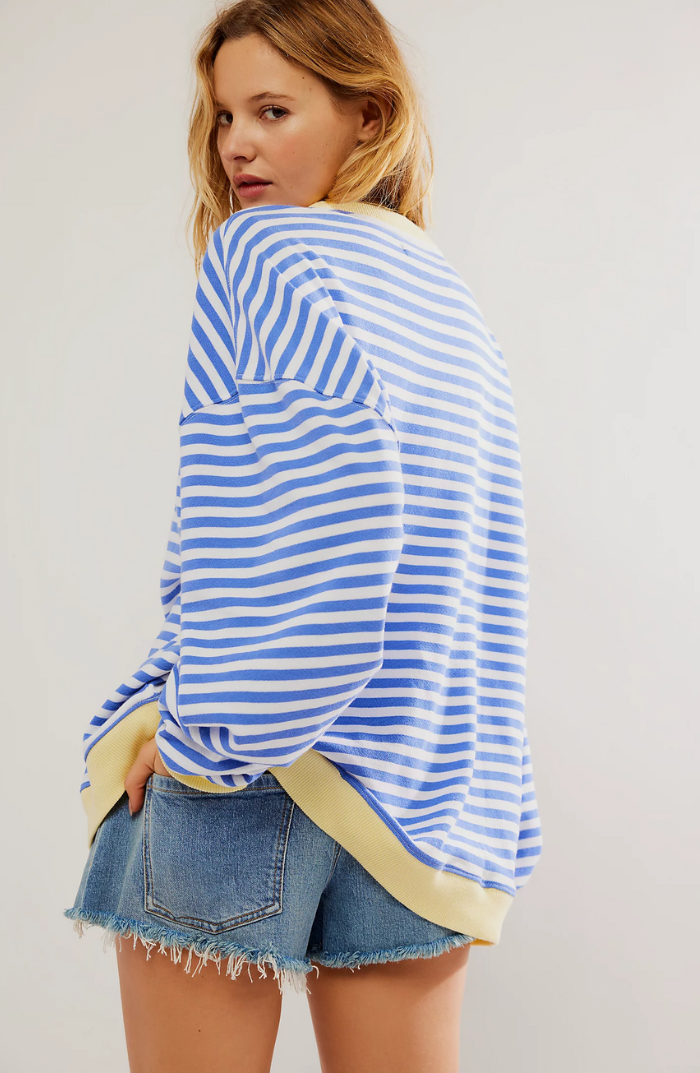 Women's oversized striped sweatshirt with crew neck and long sleeves