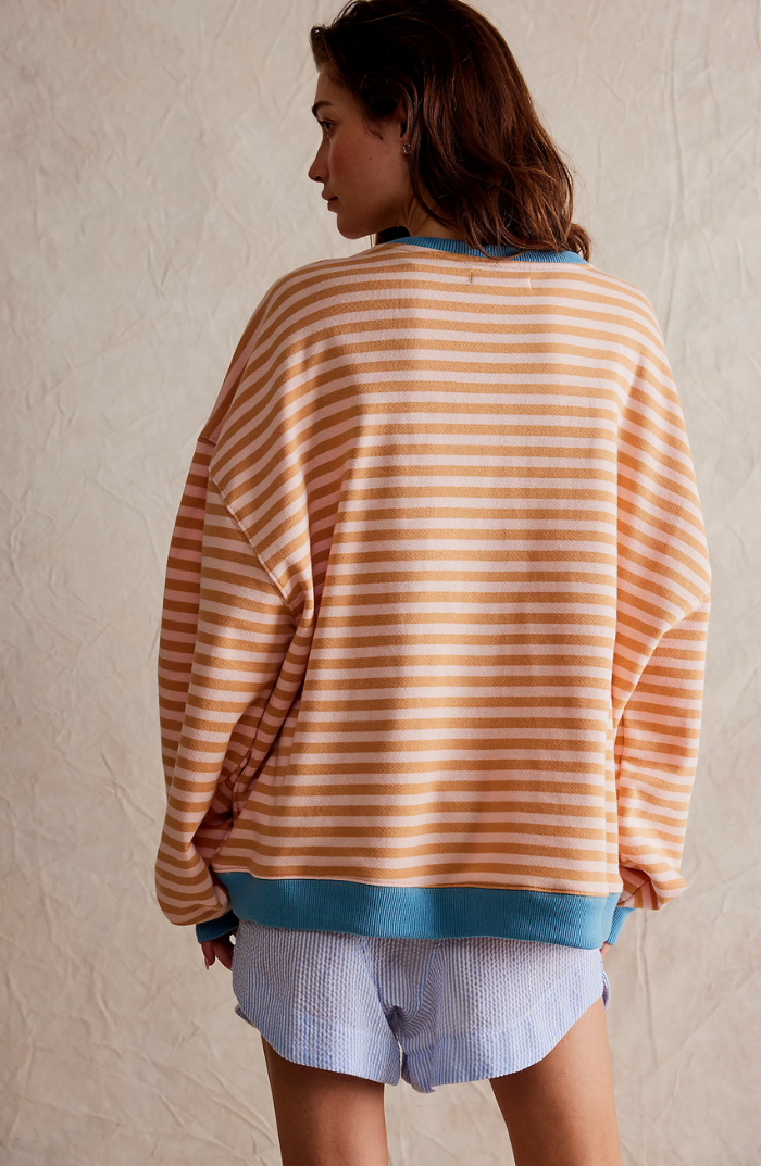 Women's oversized striped sweatshirt with crew neck and long sleeves