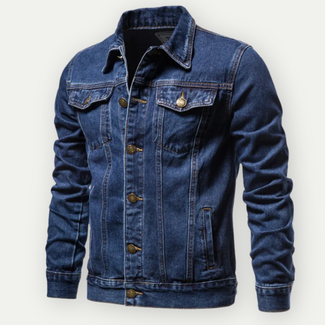 Men's denim trucker jacket with pointed collar, chest flap pockets and long sleeves