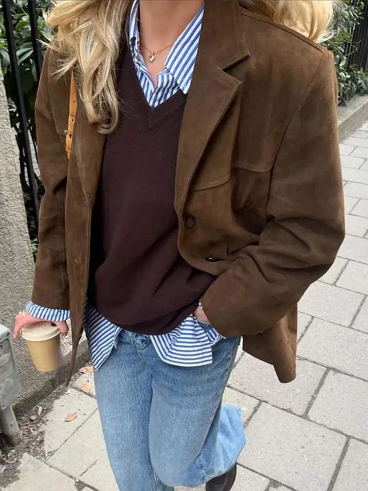 Women's brown oversized blazer jacket with notched lapels and long sleeves