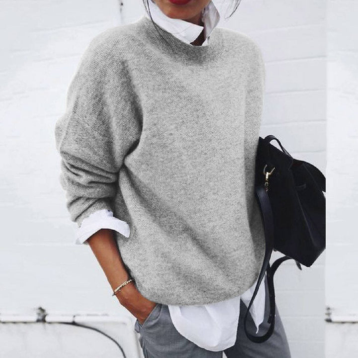 Women's plain crew neck jumper with long sleeves and relaxed fit
