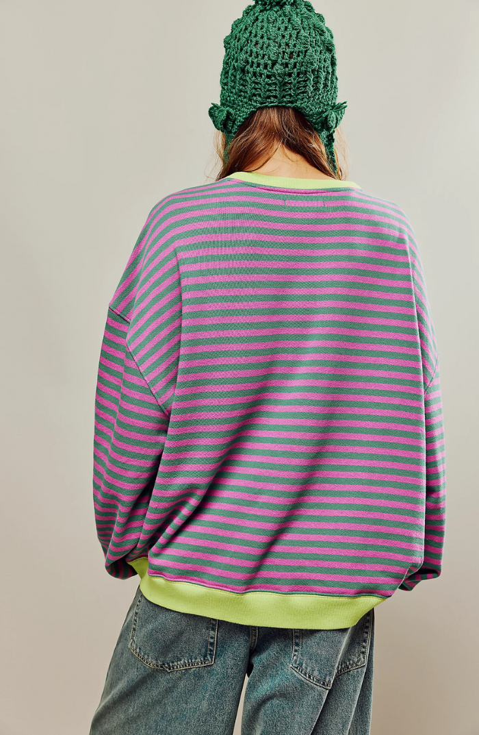 Women's oversized striped sweatshirt with crew neck and long sleeves