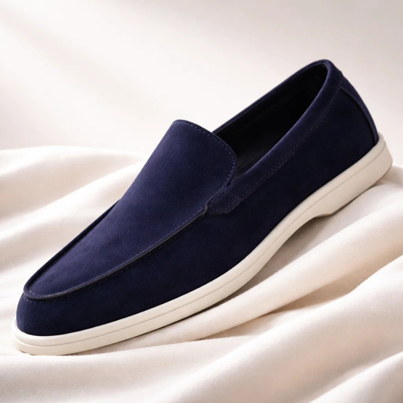 Men's slip-on loafers with rounded moc toes and low light-coloured soles