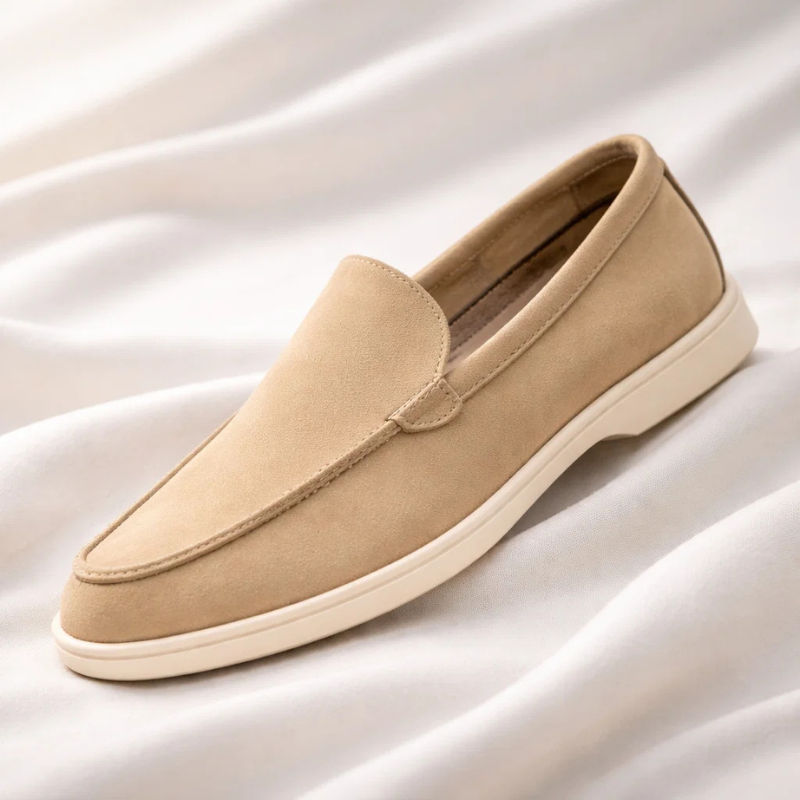 Men's slip-on loafers with rounded moc toes and low light-coloured soles