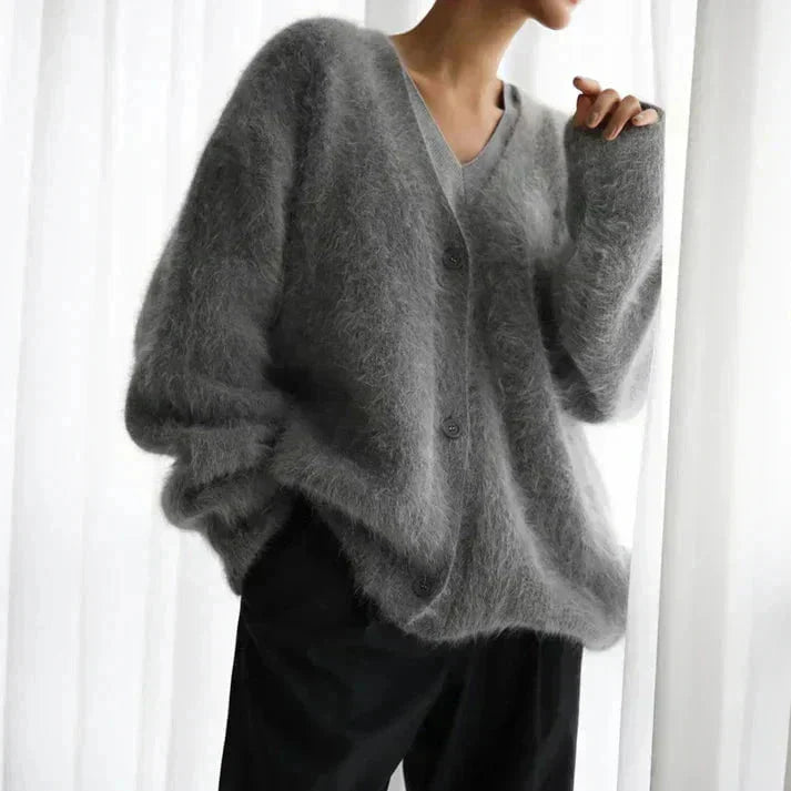 Women's V-neck knitted cardigan with long sleeves and button front