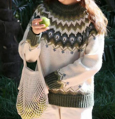 Women's knitted jumper with Nordic geometric pattern, crew neck and long sleeves