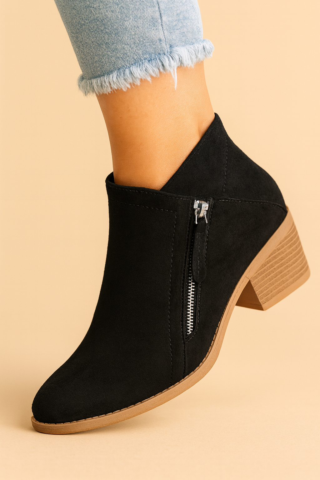 Women's ankle boots with side zip and block heel