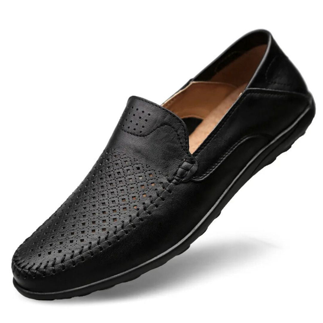 Men's perforated slip-on loafers with rounded toe and flat treaded sole