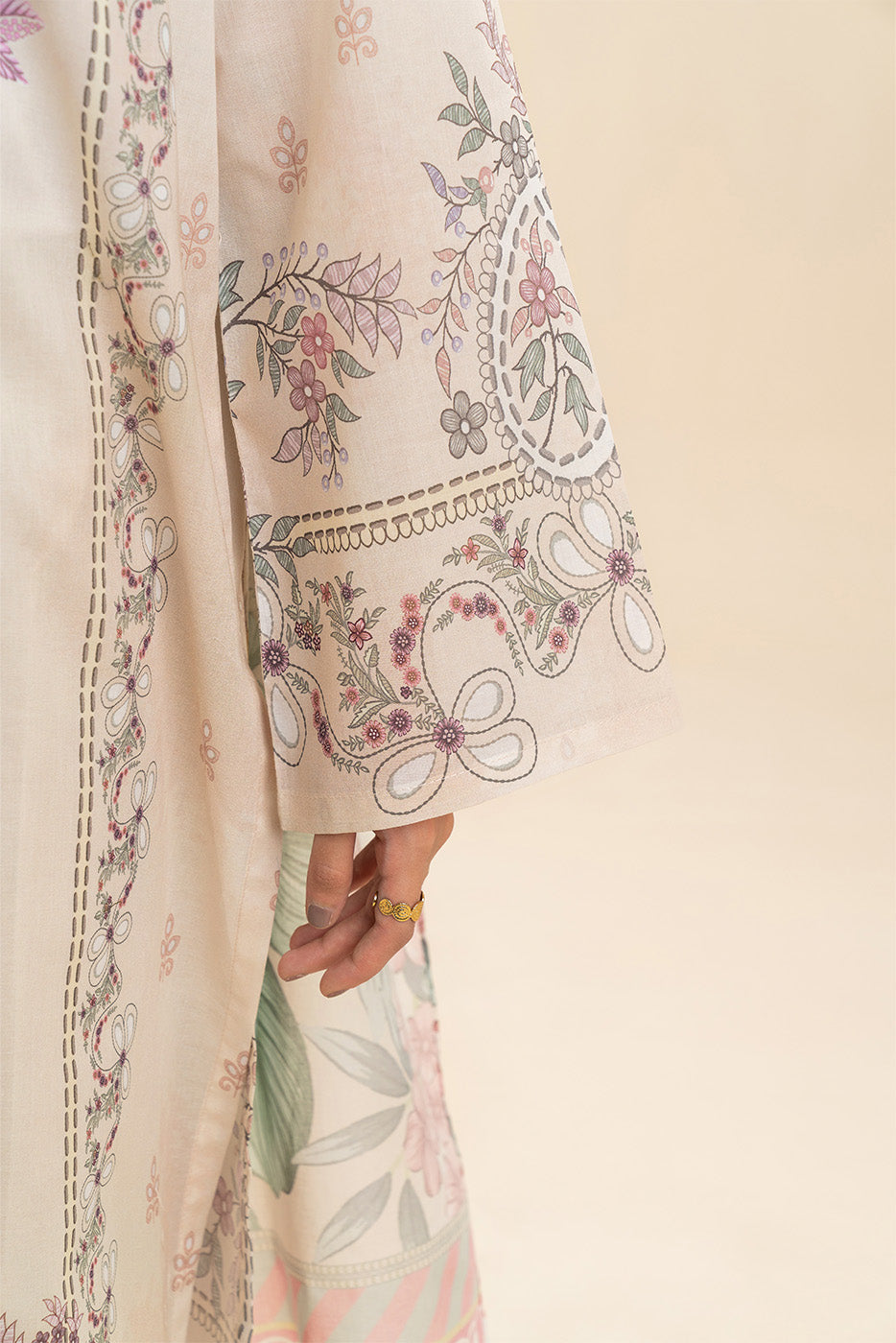 Women's multicoloured floral printed three-piece suit with long tunic, trousers and dupatta