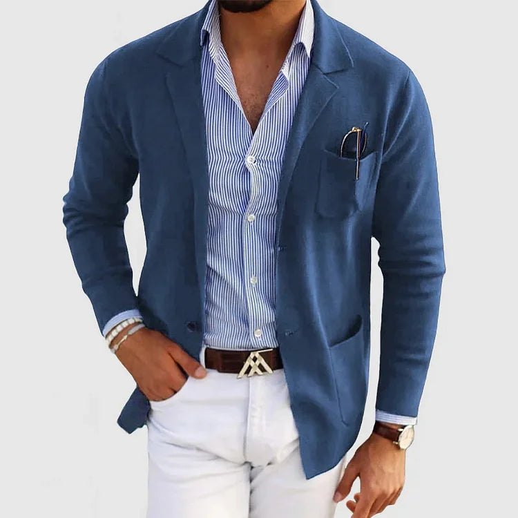 Men's long-sleeve knit blazer with notched lapels and patch pockets