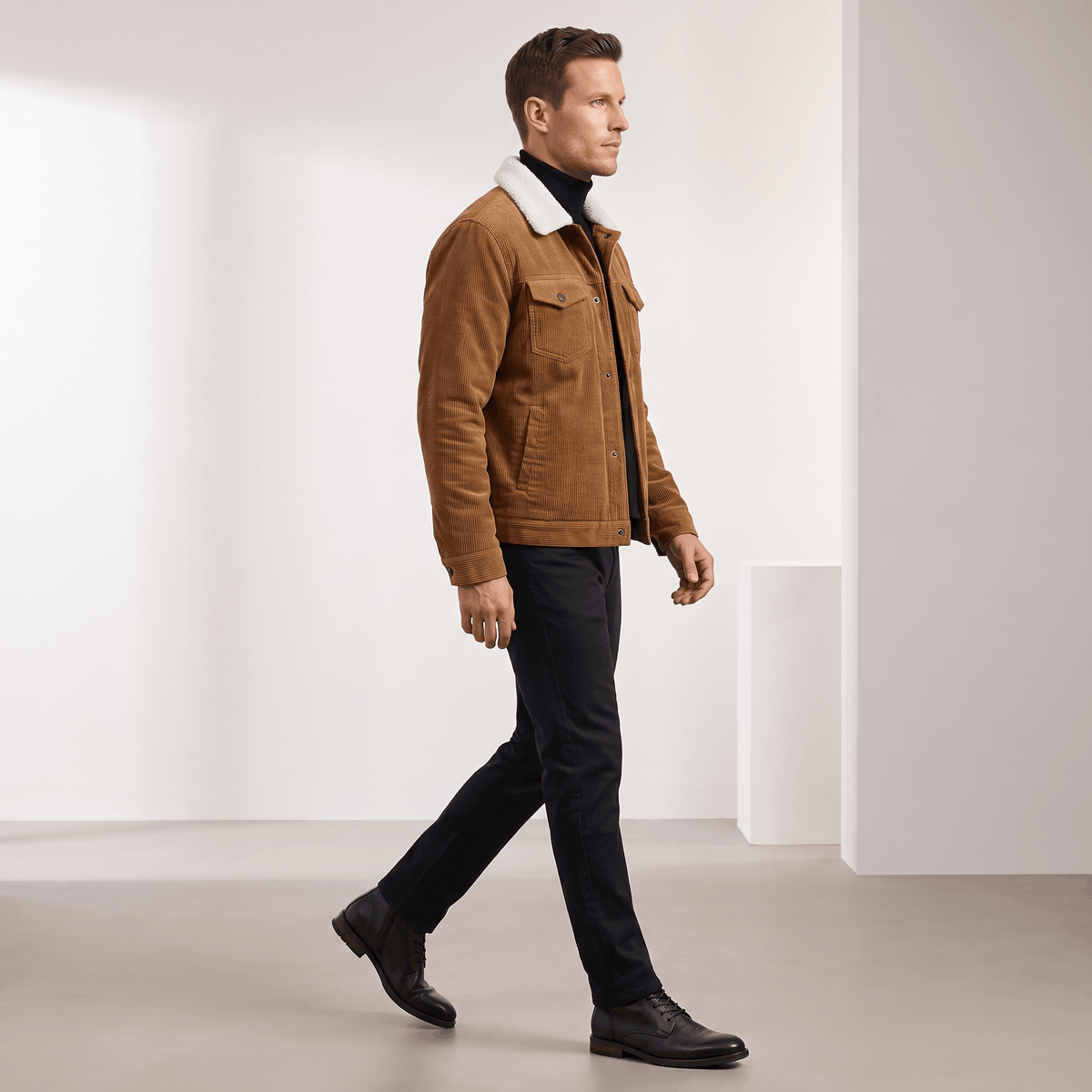Men's corduroy jacket with contrasting sherpa collar, button front and chest pockets
