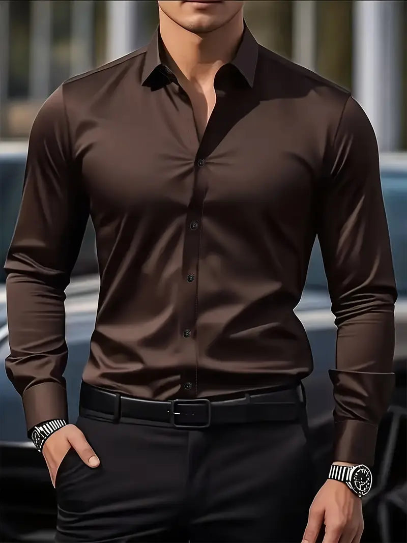 Men's slim fit long-sleeve button-up shirt with collared neckline