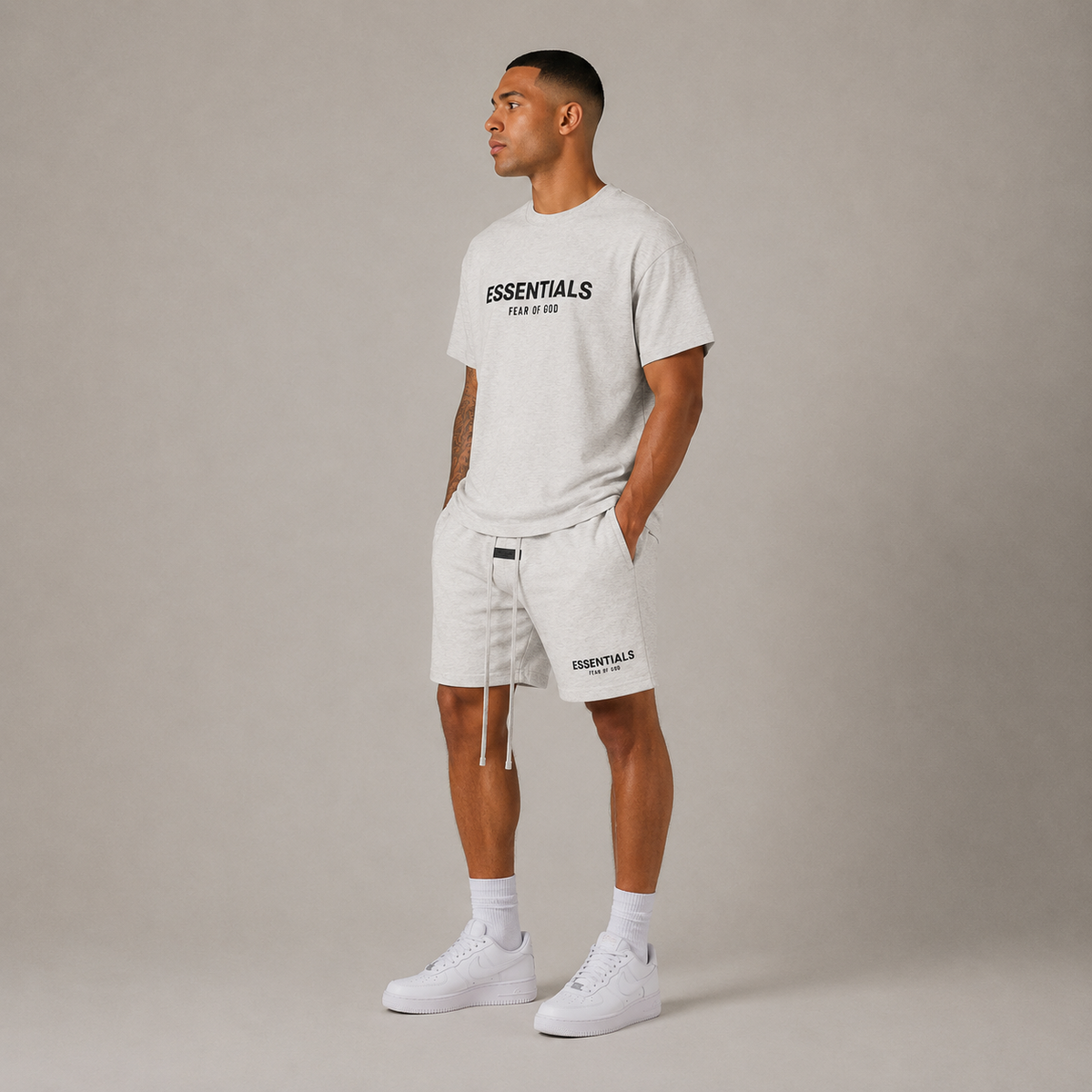 Men's short-sleeved graphic T-shirt and above-knee shorts set