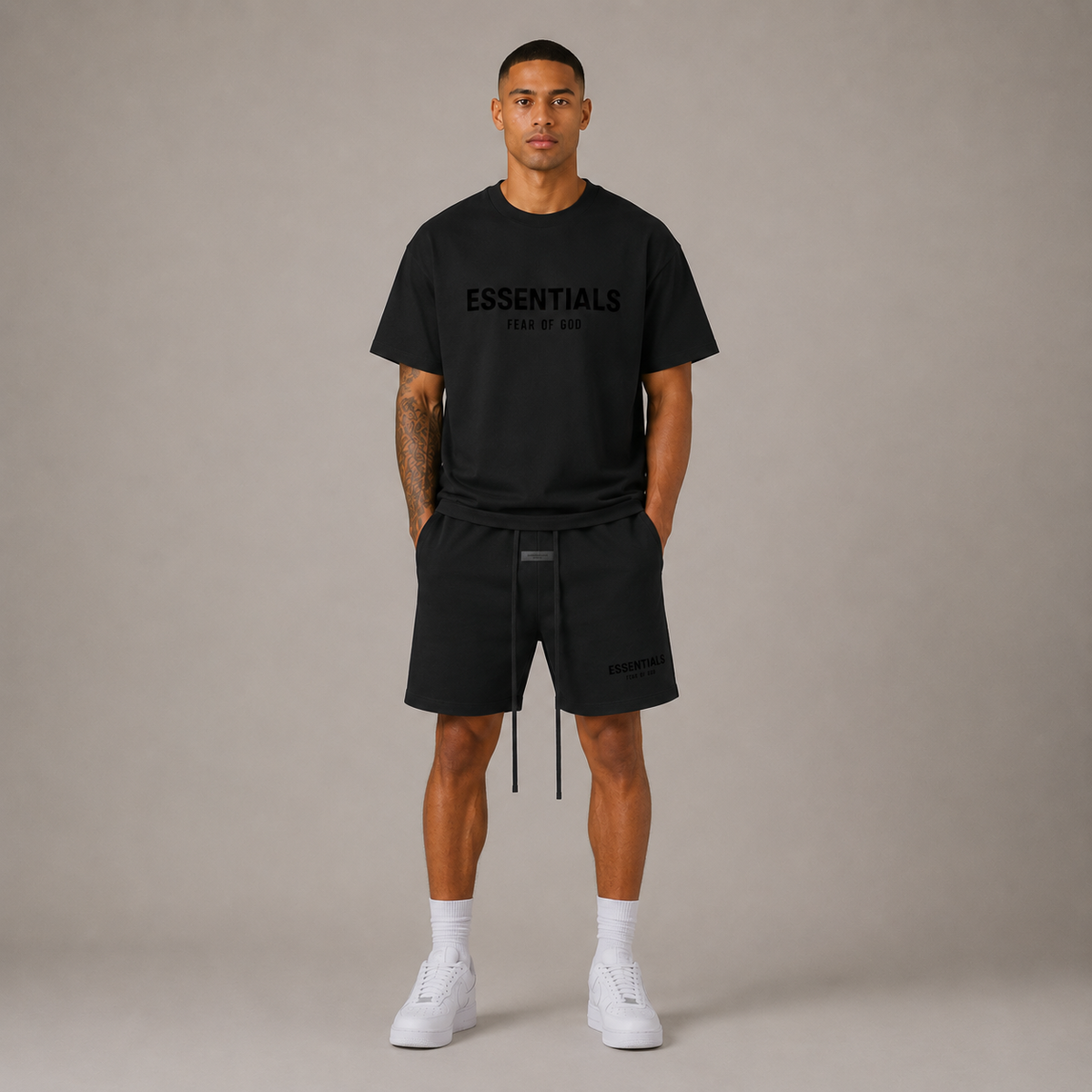 Men's short-sleeved graphic T-shirt and above-knee shorts set