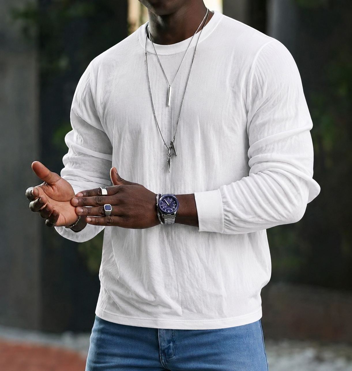 Men's long-sleeve textured crew neck jumper with ribbed trims