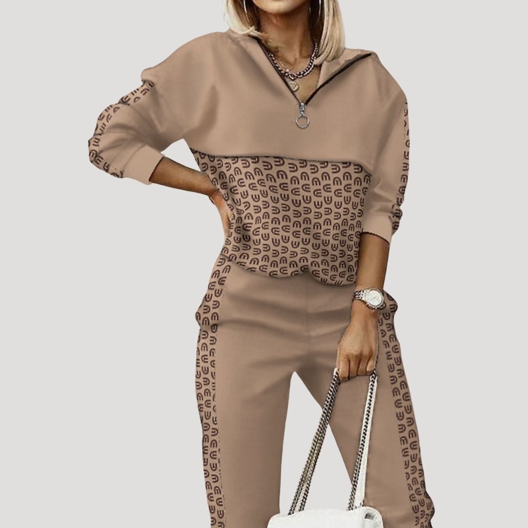 Women's hooded patterned tracksuit set with zip-front top and cuffed jogger trousers