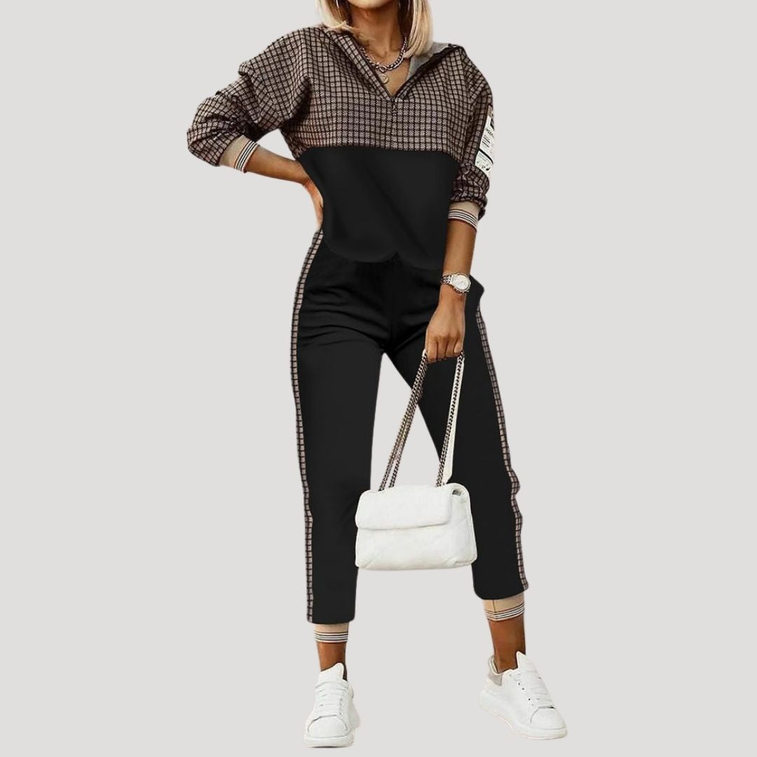 Women's hooded patterned tracksuit set with zip-front top and cuffed jogger trousers