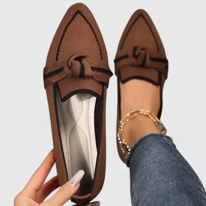 Women's pointed-toe loafers with knot detail and contrast trim