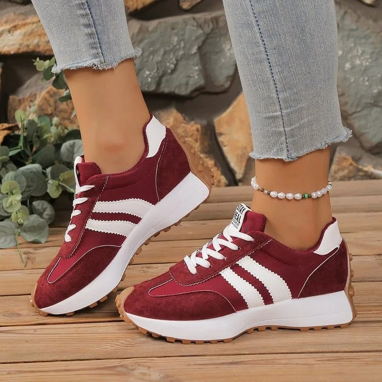Women's retro striped platform trainers with lace-up front and chunky raised sole