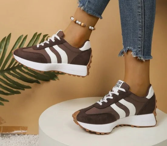 Women's retro striped platform trainers with lace-up front and chunky raised sole
