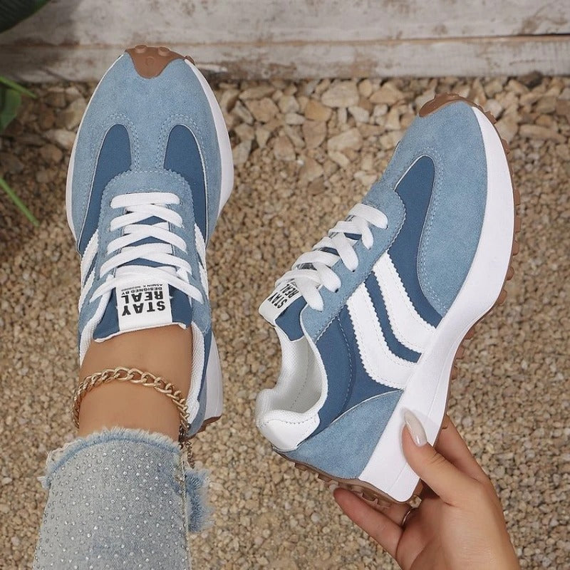 Women's retro striped platform trainers with lace-up front and chunky raised sole