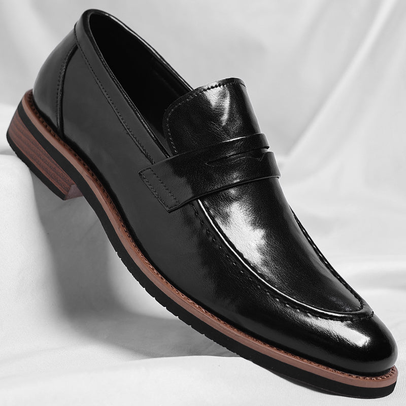 Men's penny loafers with apron toe and low heel