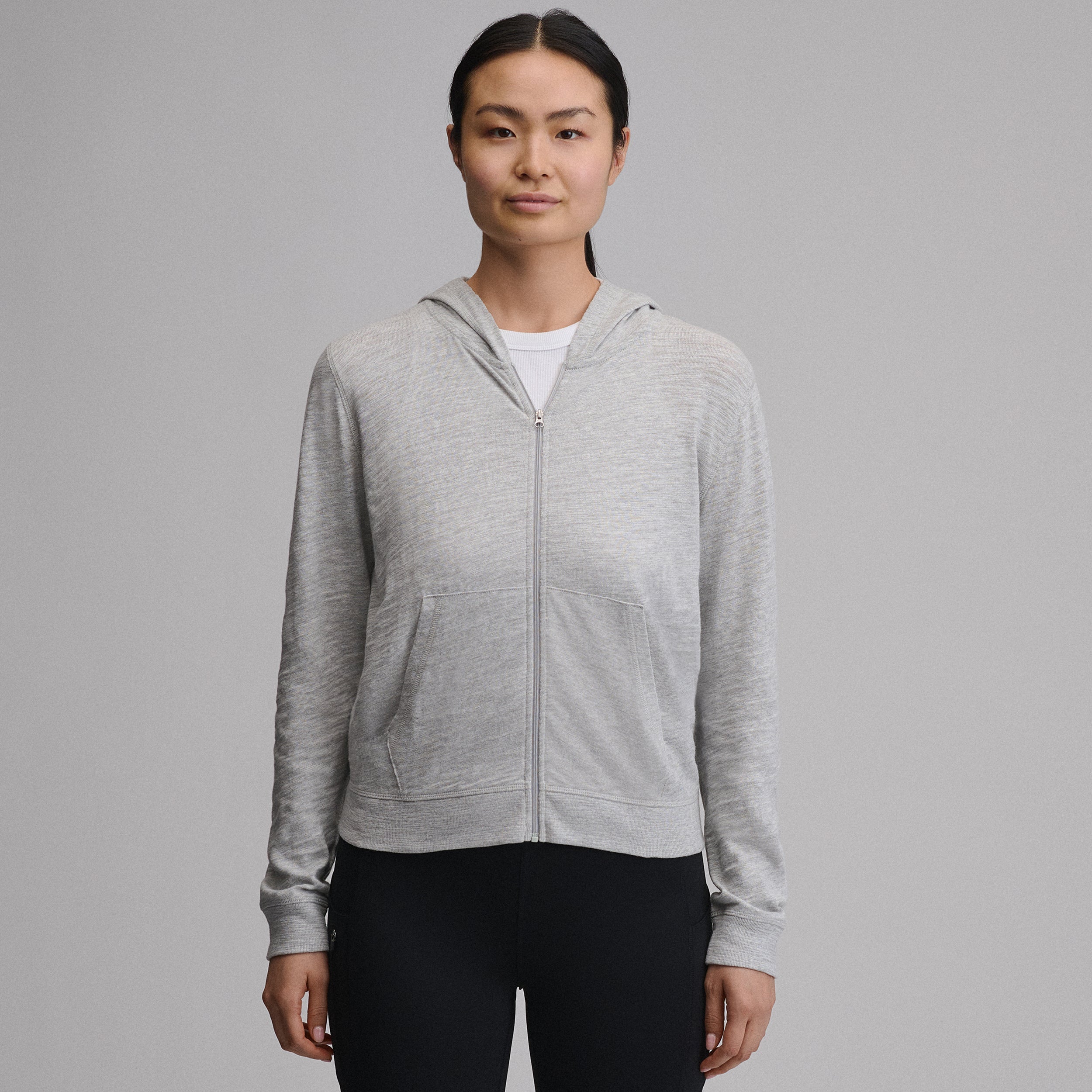 Women's hooded full-zip slub sweatshirt with long sleeves and front pockets