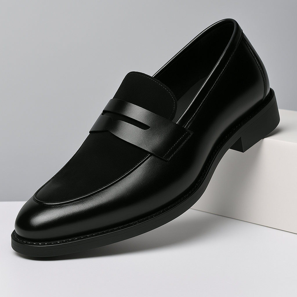 Men's penny loafer with rounded toe, vamp strap and low heel