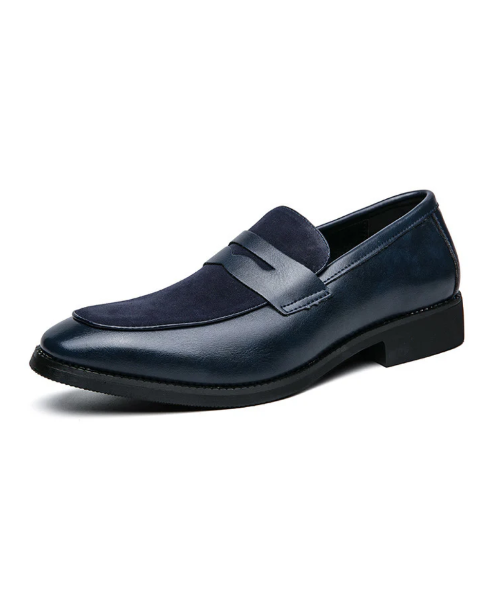 Men's penny loafer with rounded toe, vamp strap and low heel