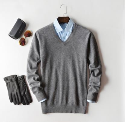 Men's solid crew neck jumper with long sleeves and ribbed trims