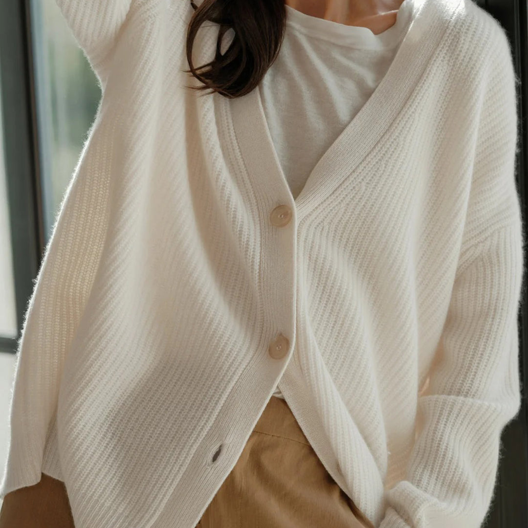 Women's oversized ribbed V-neck cardigan with long sleeves and button front