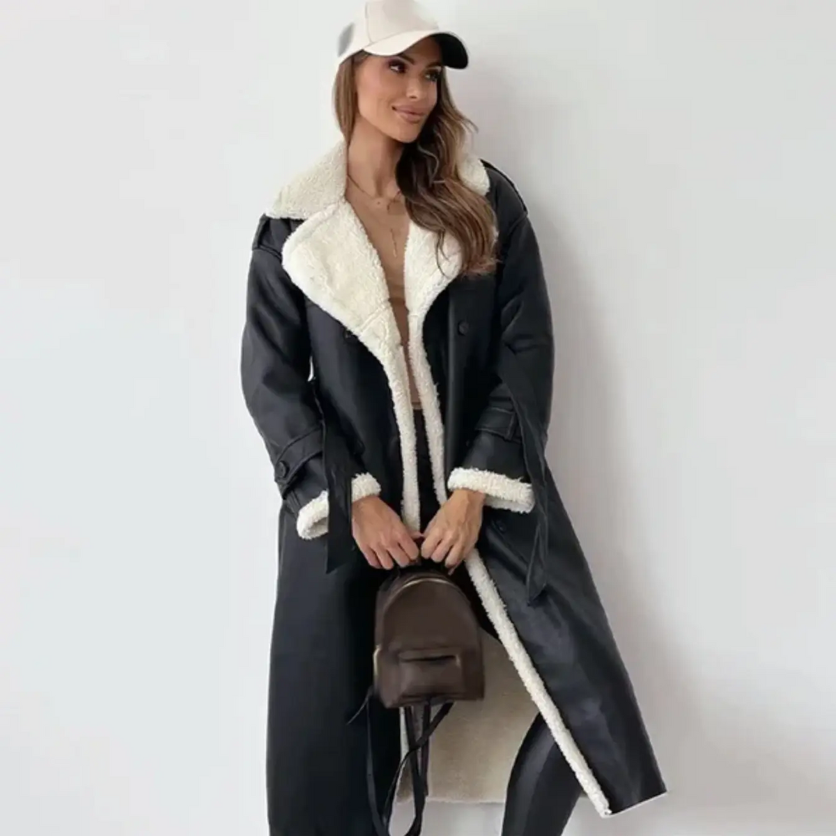 Women's long double-breasted trench coat with contrasting fleece-look trim