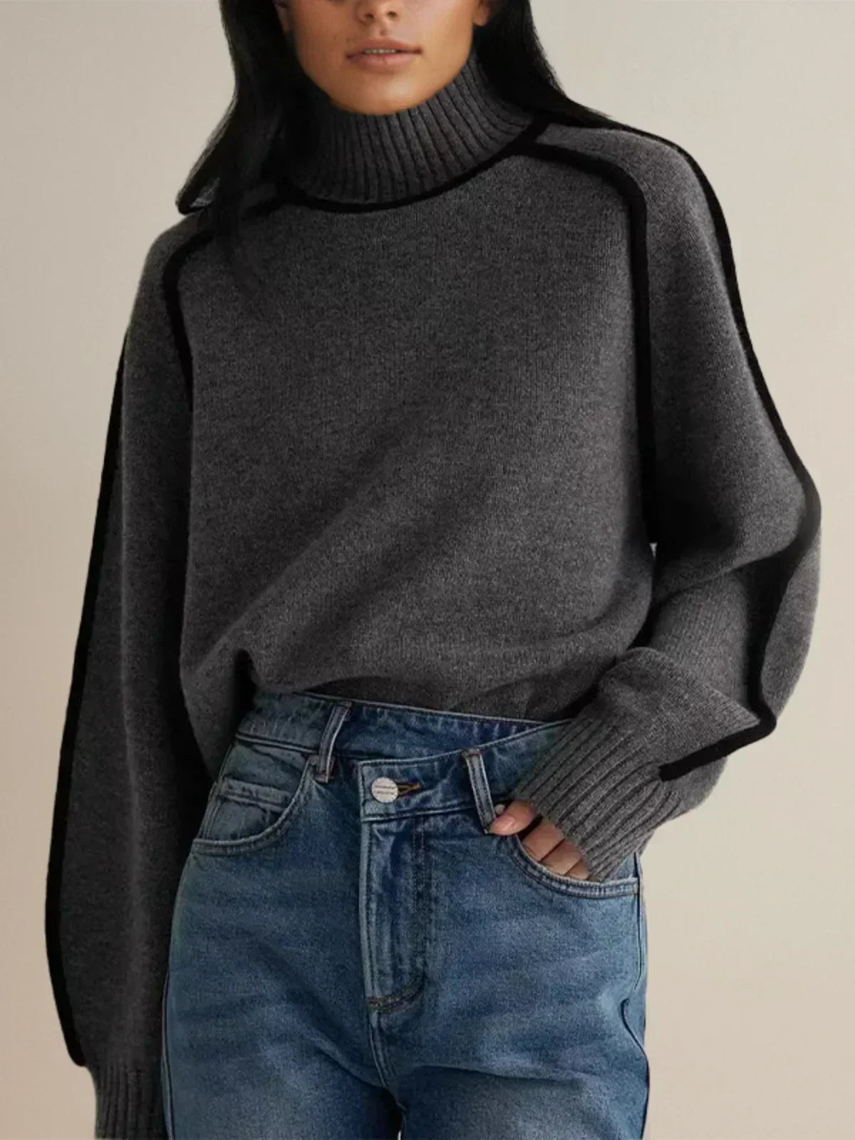 Women's oversized roll-neck jumper with contrasting trim and long sleeves