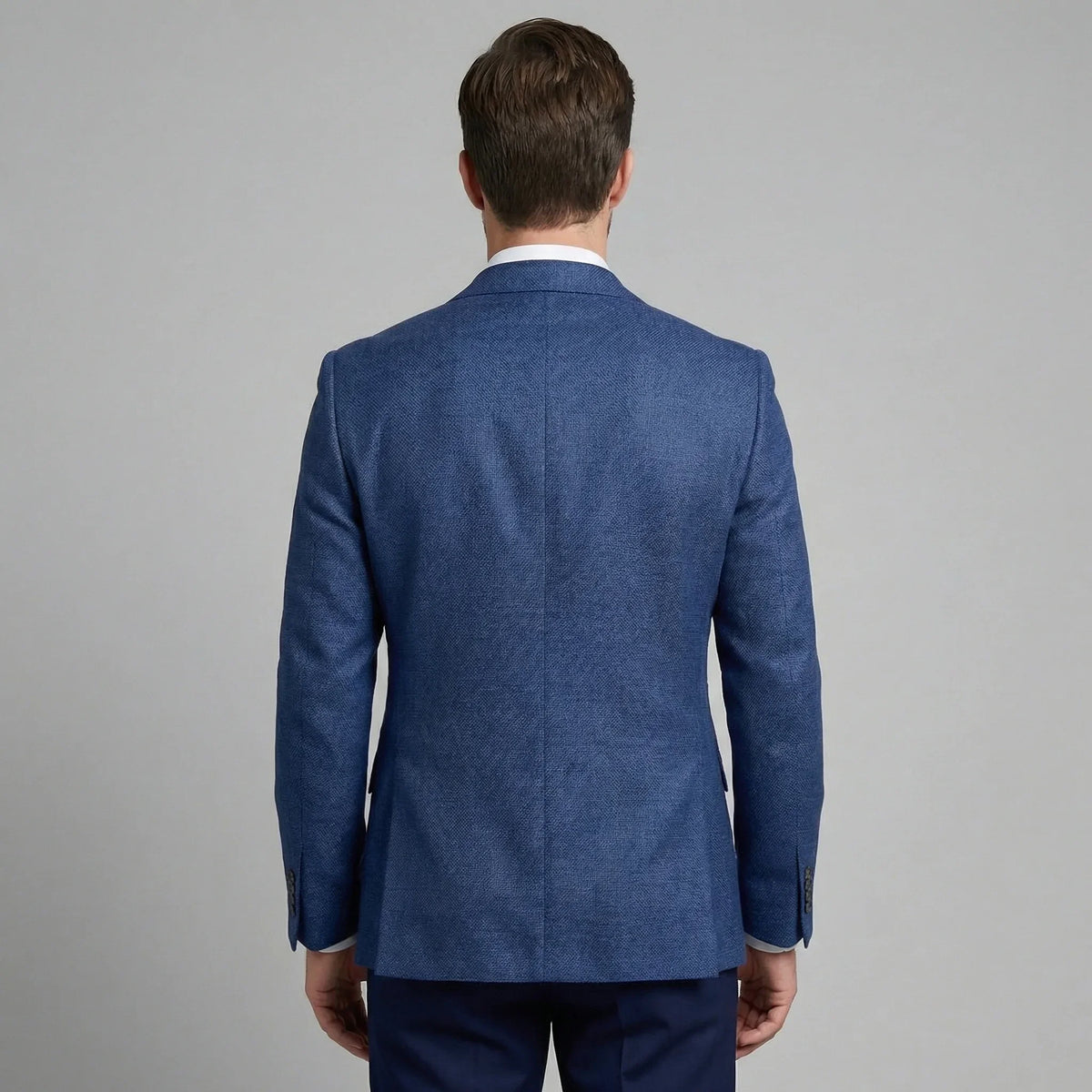 Men's single-breasted blazer with notch lapels and long sleeves